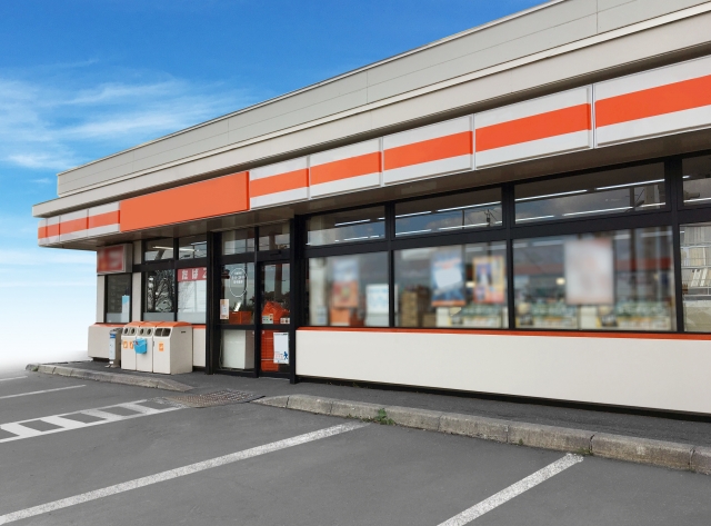 コンビニ、飲食等の接客業で外国人を雇うべきではない？